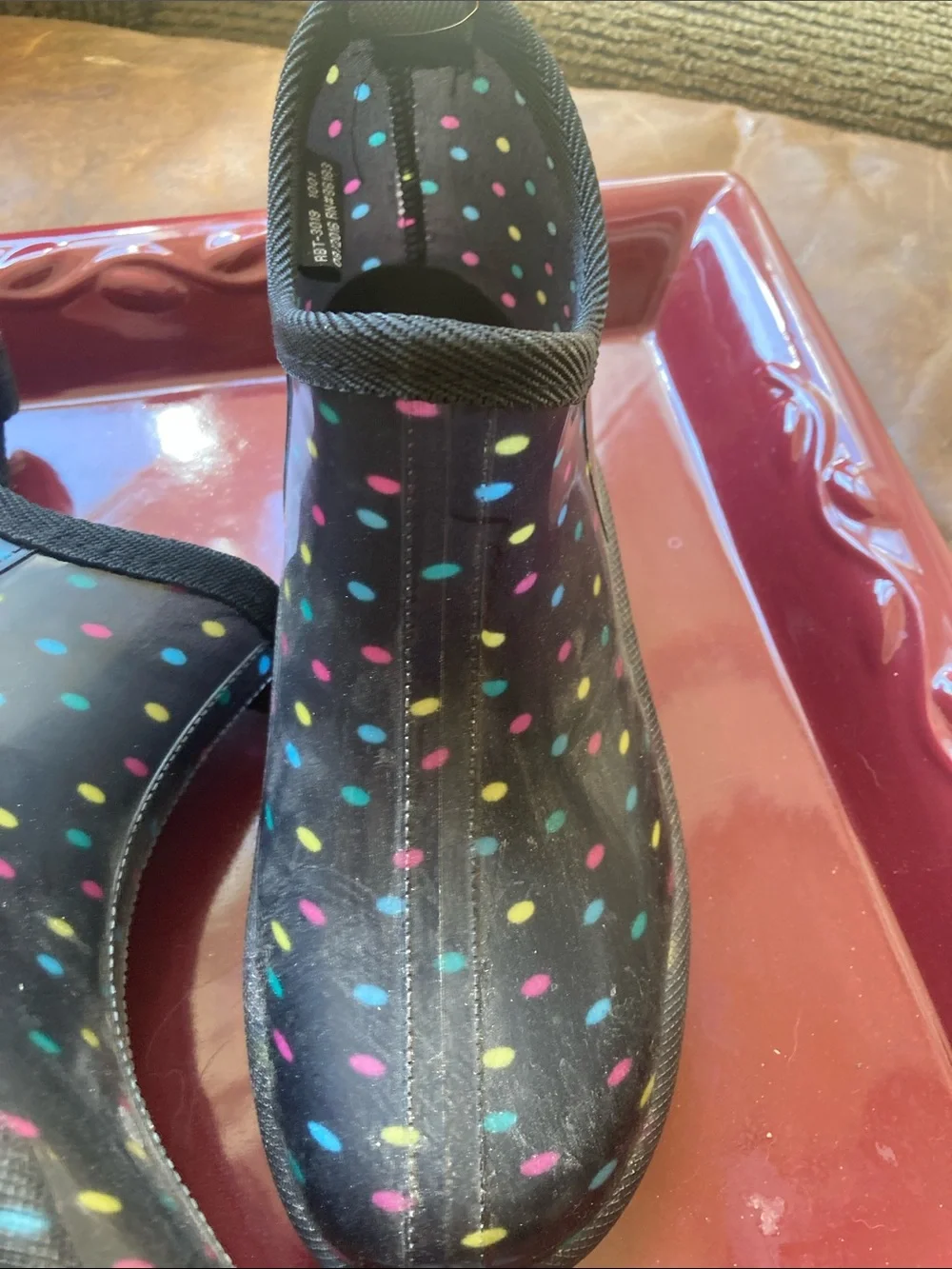 Rain Shoes.. size 8